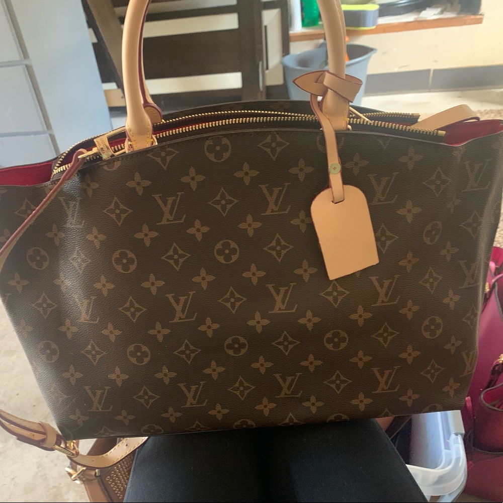 LV Purse.